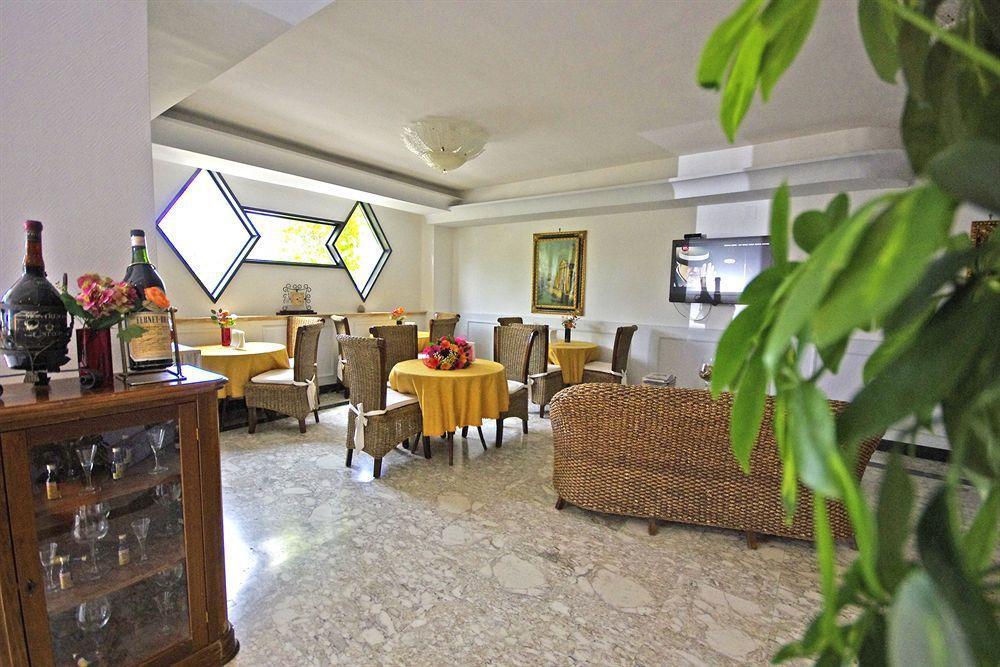 Hotel Clinton Casoria Ngoại thất bức ảnh