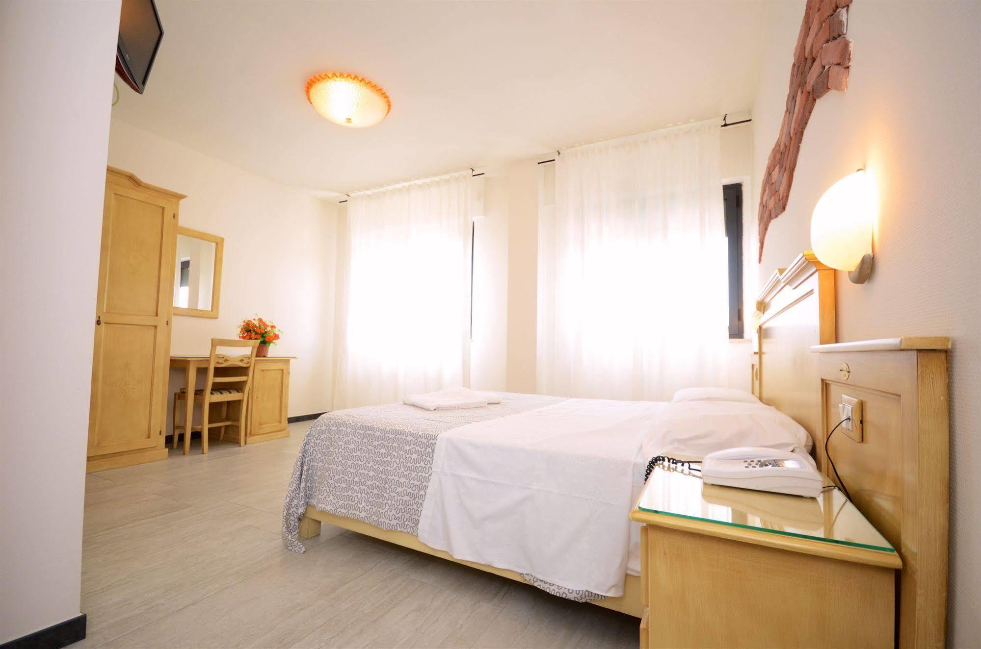 Hotel Clinton Casoria Ngoại thất bức ảnh
