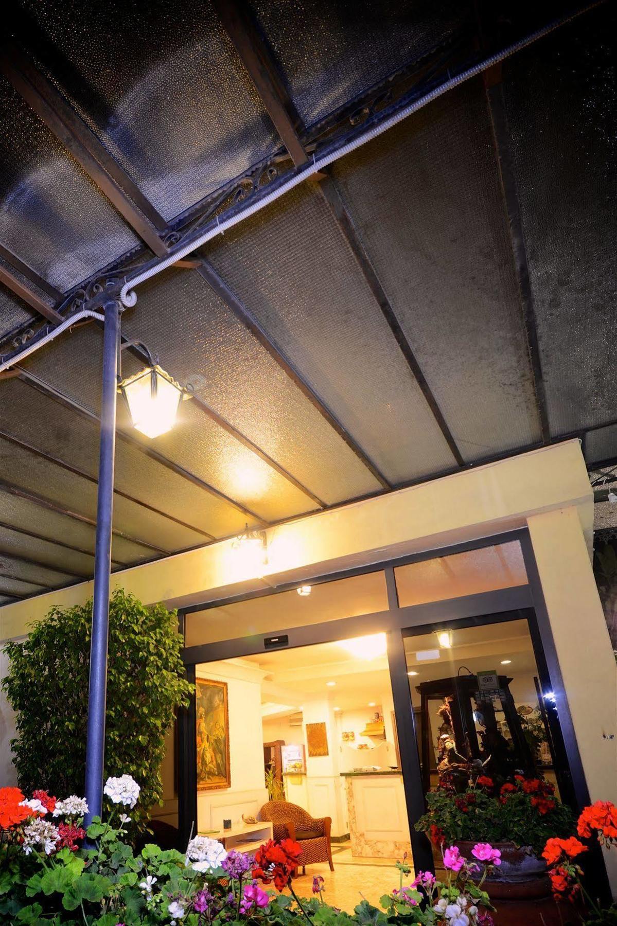 Hotel Clinton Casoria Ngoại thất bức ảnh