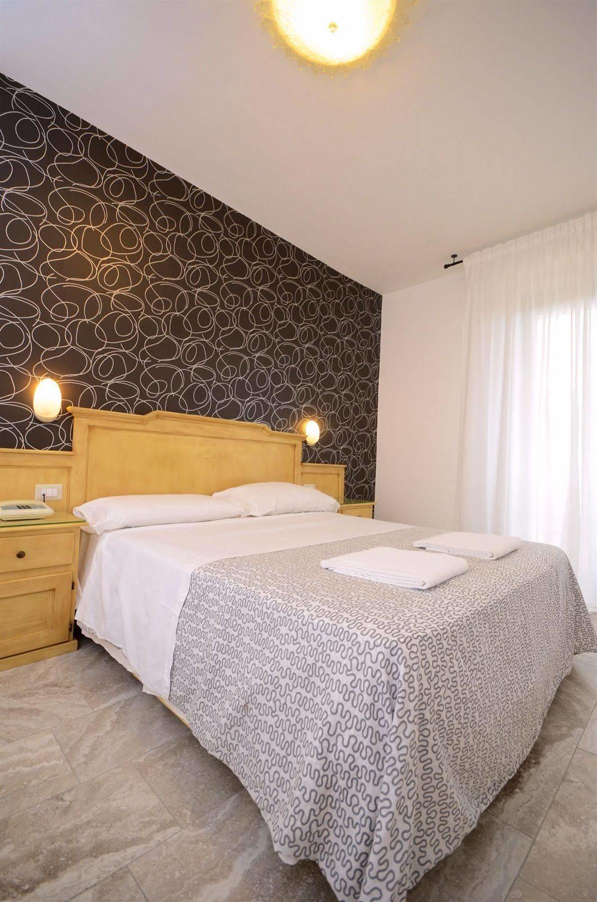 Hotel Clinton Casoria Ngoại thất bức ảnh