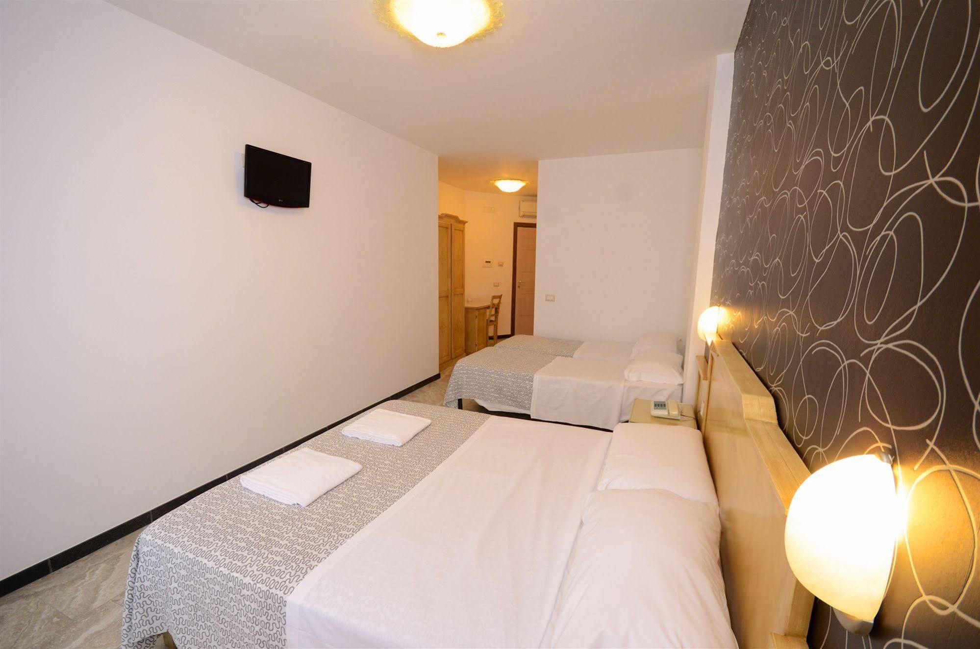 Hotel Clinton Casoria Ngoại thất bức ảnh